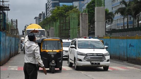 Mumbai, India - Aug 07, 2024: Top Mumbai traffic police officers visited the BKC area on Wednesday. In the last few weeks, heavy traffic jams have occurred in the BKC area due to the Metro Work and the closure of the Sion Railway Over Bridge (ROB) to traffic. Mumbai, India.07, 2024. (Photo by Raju Shinde/ Hindustan Times) (Hindustan Times)