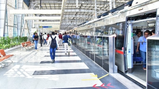 Bengaluru’s Namma Metro set a benchmark in June with an average daily ridership of 7,45,659, generating <span class='webrupee'>?</span>58.23 crore in revenue.(HT Photo/Sakib Ali)