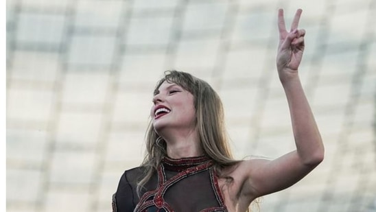 Taylor Swift leads MTV VMAs nominations