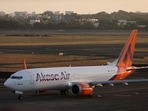 An Akasa Air passenger aircraft taxis on the tarmac at Chhatrapati Shivaji International Airport in Mumbai, India, May 2, 2023. (Francis Mascarenhas/Reuters)