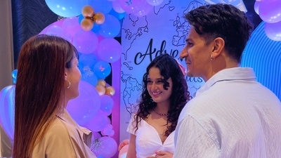 The venue for the baby shower was decorated with balloons and teddy bears. Prince Narula and Yuvika Chaudhary also cut a three-tier cake. The venue for the baby shower was decorated with balloons and teddy bears. Prince Narula and Yuvika Chaudhary also cut a three-tier cake.