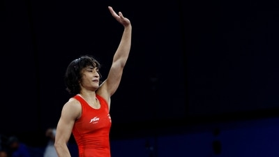 Vinesh Phogat of India gestures after winning the match against Yusneylis Guzman Lopez of Cuba. (REUTERS)
