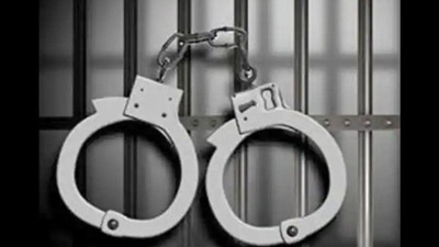 Bengaluru man arrested for allegedly extorting money from 20 policemen: Report Bengaluru man arrested for allegedly extorting money from 20 policemen: Report