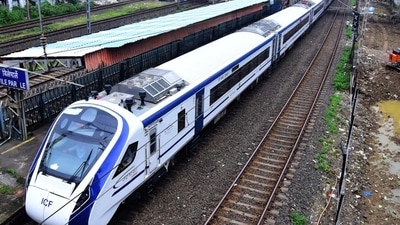 The trial run of the 20-coach train will be helmed by the Indian Railway’s Research, Design and Standards Organisation (RDSO) along with senior railway engineers from different departments (Photo by Vijay Bate/HT Photo) (HT PHOTO) The trial run of the 20-coach train will be helmed by the Indian Railway’s Research, Design and Standards Organisation (RDSO) along with senior railway engineers from different departments (Photo by Vijay Bate/HT Photo) (HT PHOTO)
