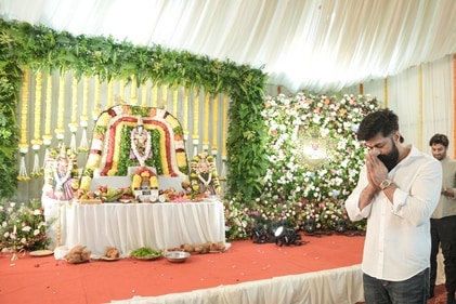 Yash on the set. Yash on the set.