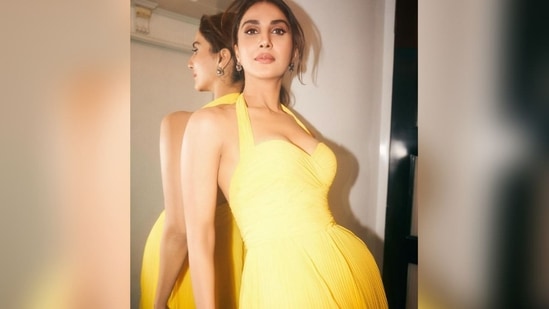 With the help of celebrity fashion stylist Chandini Whabi, Vaani kept her accessories minimal to let her outfit shine, opting for just a pair of black flower-shaped stud earrings.(Instagram)