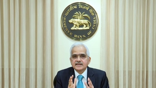 RBI Keeps Key Interest Rate Unchanged to Tackle Inflation