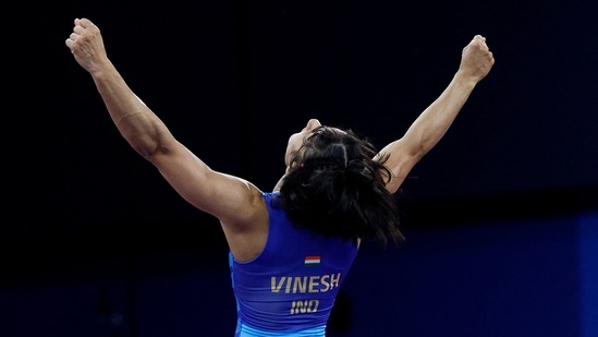 https://www.mobilemasala.com/sports/Vinesh-Phogat-retires-a-day-after-disqualification-from-Paris-Olympics-I-dont-have-strength-Wrestling-won-I-lost-i288264