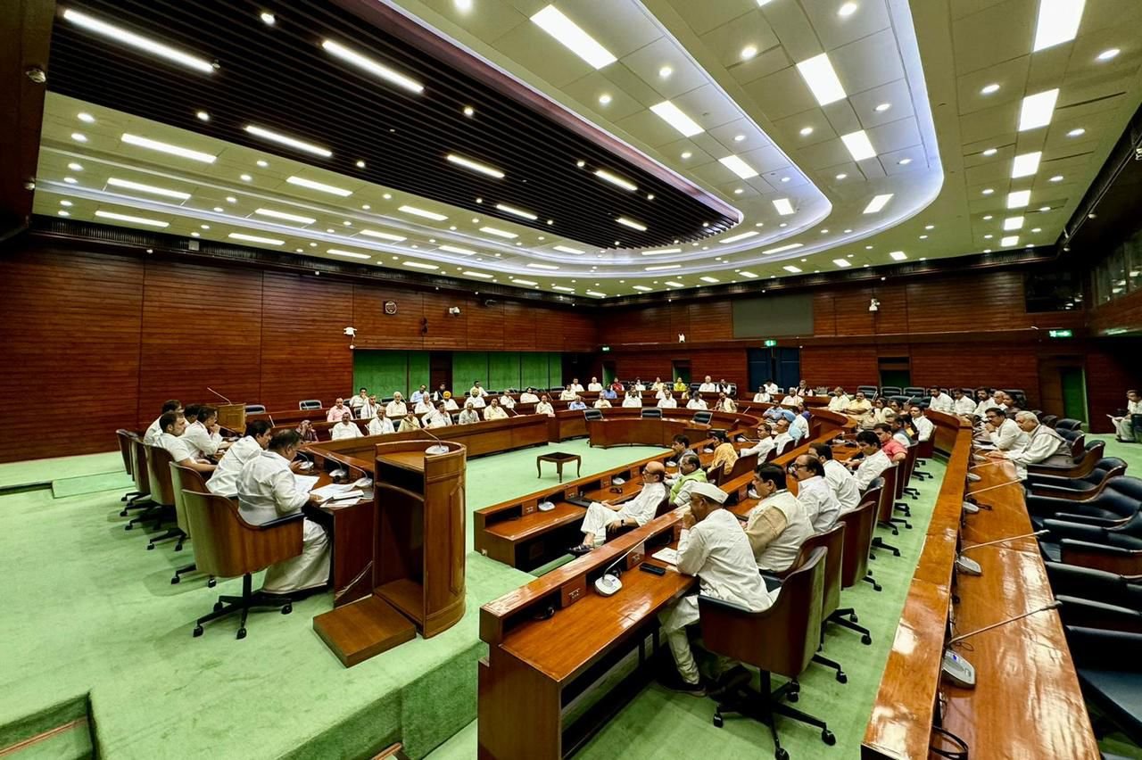 Rahul Gandhi, other party leaders attended Congress Lok Sabha MPs meeting today (AICC) Rahul Gandhi, other party leaders attended Congress Lok Sabha MPs meeting today (AICC)
