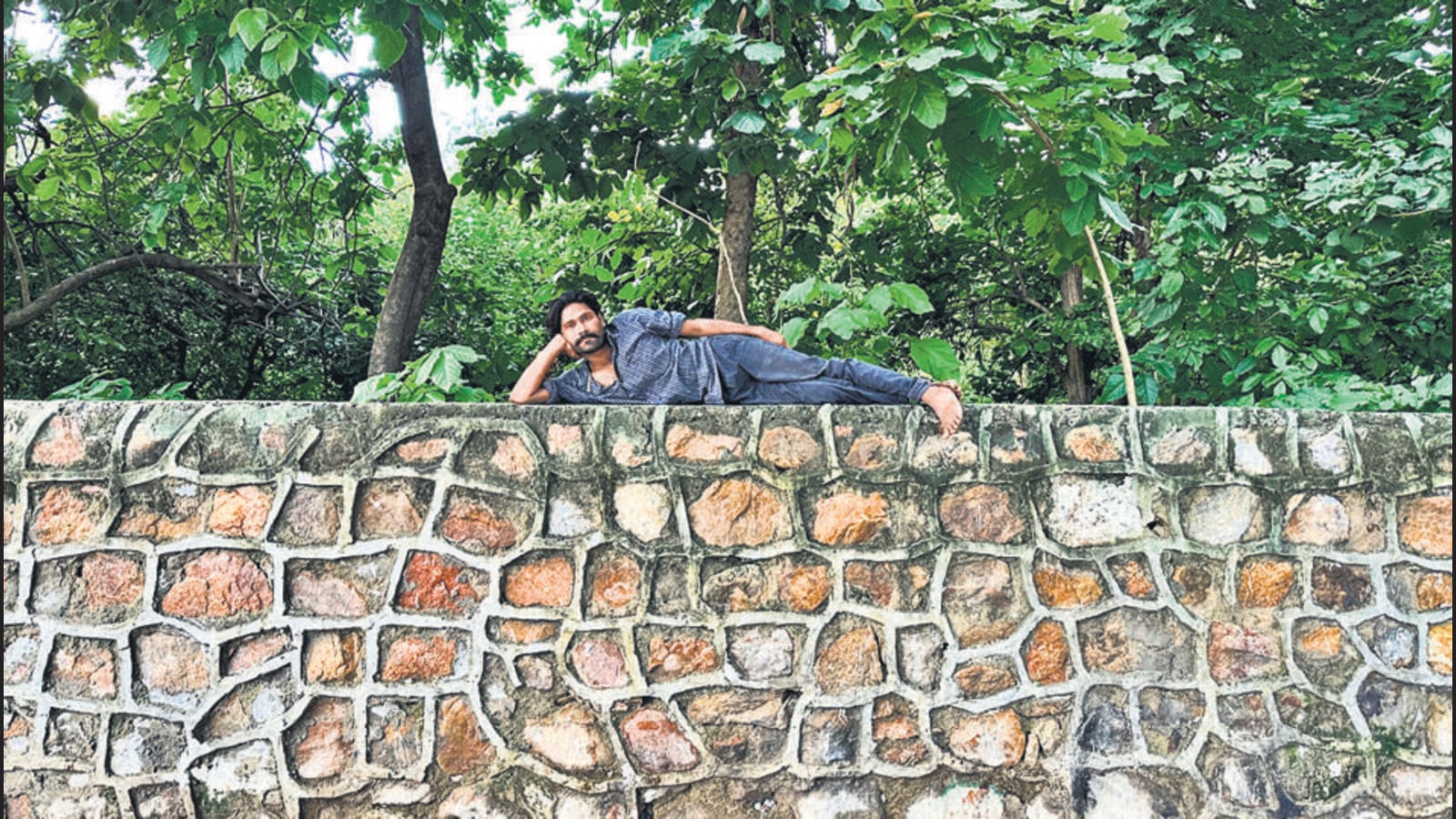 Delhiwale: Man on the wall