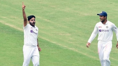 India's Shardul Thakur (L) during the 2020/21 tour of Australia. (File) India's Shardul Thakur (L) during the 2020/21 tour of Australia. (File)