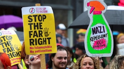 British authorities have said that further unrest is possible even after police and anti-racism campaigners managed to push back a wave of far right violence. REUTERS/Toby Melville (REUTERS)