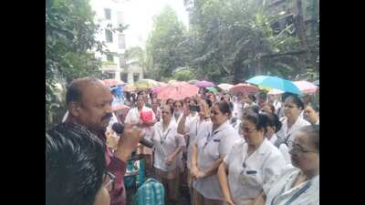 MSNA, president Rekha Thite, executive president Pragya Gaikwad, treasurer Aruna Gaikwad and general secretary Madhuri Ombale were present during the protest and urged all members to participate in the demonstration. (HT PHOTO) MSNA, president Rekha Thite, executive president Pragya Gaikwad, treasurer Aruna Gaikwad and general secretary Madhuri Ombale were present during the protest and urged all members to participate in the demonstration. (HT PHOTO)