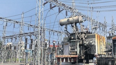 Coal plant (File) Coal plant (File)