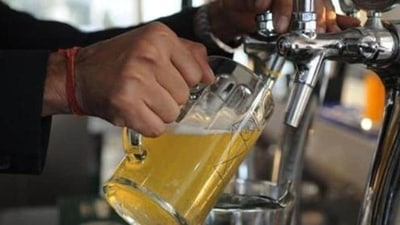 The doctor set his opinion straight away in the initial part of the question – no amount of alcohol is safe for the liver. (HT FIle/ Representational image)