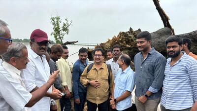 The tree, locally called Nidra Ganneru chettu, is popularly called “cinema tree” or “movie tree” as it was featured in more than 300 South Indian films and a few Bollywood films. (HT) The tree, locally called Nidra Ganneru chettu, is popularly called “cinema tree” or “movie tree” as it was featured in more than 300 South Indian films and a few Bollywood films. (HT)