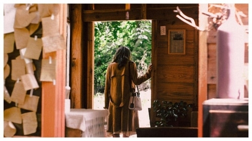 Holding onto those who want to leave will only hurt you more. (Pexels) Holding onto those who want to leave will only hurt you more. (Pexels)