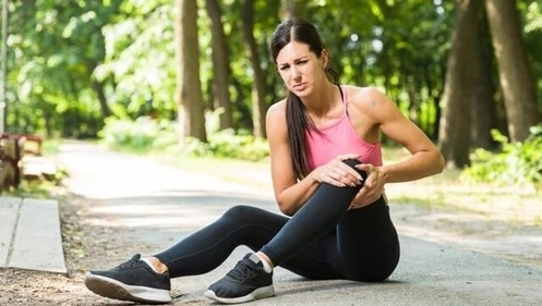 Chronic knee pain is often linked to anxiety and stress. (Shutterstock) Chronic knee pain is often linked to anxiety and stress. (Shutterstock)