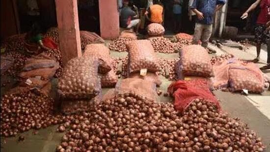 About 17 trucks laden with onion, an essential commodity for which the neighbour relies on India to meet local demand, have begun entering Bangladesh through West Bengal (Representative Photo)