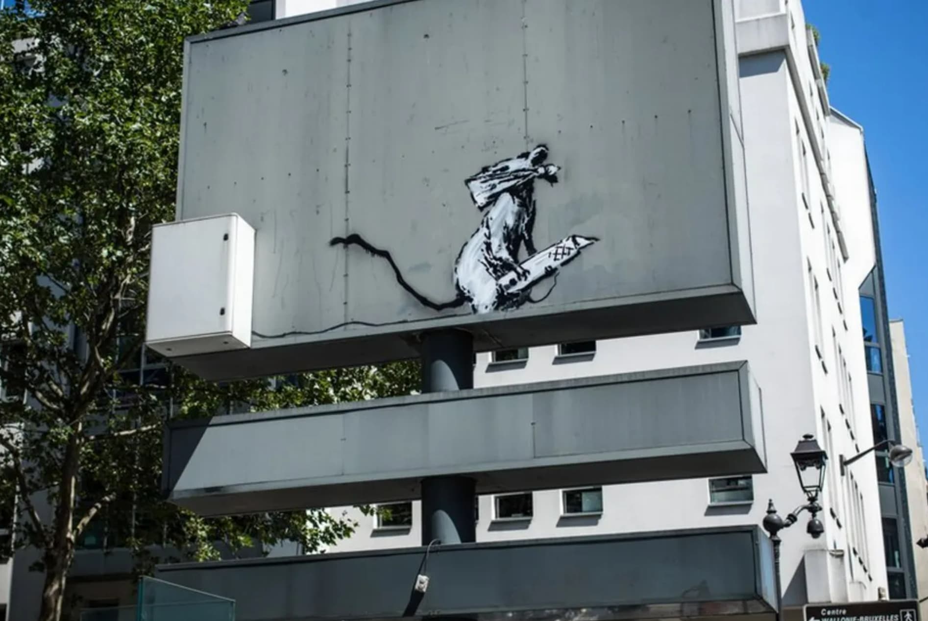 Banksy's masked rat with a knife Banksy's masked rat with a knife