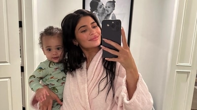 Kylie Jenner and Timothee Chalamet have been spotted kissing during this year's Golden Globe Awards. They were also seen packing the PDSs during the 2023 US Open, and other red carpet events. Kylie Jenner and Timothee Chalamet have been spotted kissing during this year's Golden Globe Awards. They were also seen packing the PDSs during the 2023 US Open, and other red carpet events.