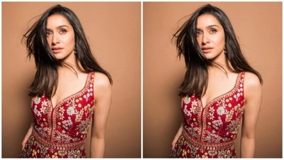 On Saturday, Shraddha gave her fans a weekend treat as she took to Instagram and uploaded a series of stunning pictures accompanied by the caption, “Batao main kya dekh rahi hoon ???”. (Instagram/@shraddhakapoor) On Saturday, Shraddha gave her fans a weekend treat as she took to Instagram and uploaded a series of stunning pictures accompanied by the caption, “Batao main kya dekh rahi hoon ???”. (Instagram/@shraddhakapoor)