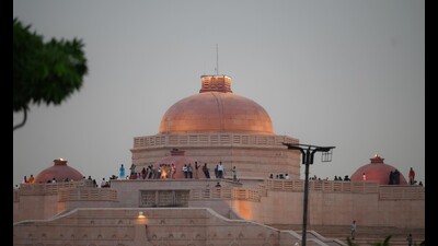 Day temperatures in the state capital fell to 31.6 degrees and 31.8 degrees Celsius on Friday and Saturday from around 34 to 36 degrees earlier. (Deepak Gupta/HT)