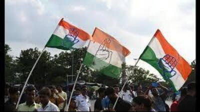 Retired IAS officer Vikas Yadav, former Panchkula zila parishad chairman Rajesh Kona and several others also joined the party. (HT File)