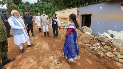 Chief Minister Pinarayi Vijayan, Governor Arif Muhammed Khan, and Union Minister Suresh Gopi accompanied the Prime Minister during his visit. (GoI) Chief Minister Pinarayi Vijayan, Governor Arif Muhammed Khan, and Union Minister Suresh Gopi accompanied the Prime Minister during his visit. (GoI)