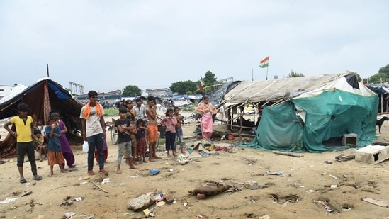 The incident occurred under the jurisdiction of Madhuban Bapudham police station area around 7.30pm, and the land has a presence of about 100-150 shanties. (Sakib Ali/HT Photo)