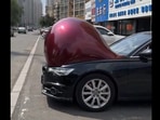 Snapshot of the "pregnant car" in China. Snapshot of the "pregnant car" in China.