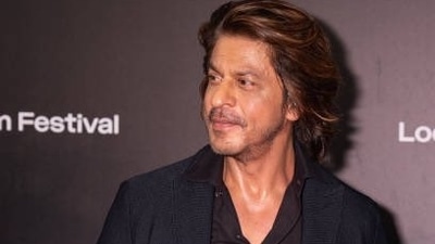 Lifting the trophy, Shah Rukh Khan admitted that he couldn't pronounce the award's name. After the host showed him how to pronounce the Pardo alla Carriera award-Locarno Tourism, he joked, "Which in English means the leopard award for being the most awesome in the world and the history of mankind." 