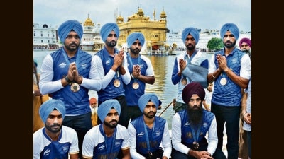Indian Hockey players paying obeisance at Golden Temple. India won its second consecutive bronze medal in the Olympics by beating Spain 2-1. Amritsar, India, on Sunday, August 11, 2024. (Sameer Sehgal/HT) Indian Hockey players paying obeisance at Golden Temple. India won its second consecutive bronze medal in the Olympics by beating Spain 2-1. Amritsar, India, on Sunday, August 11, 2024. (Sameer Sehgal/HT)