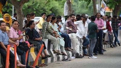 Parents and guardians wait for the candidates to complete NEET PG 2024 exam in Lucknow (Deepak Gupta) Parents and guardians wait for the candidates to complete NEET PG 2024 exam in Lucknow (Deepak Gupta)