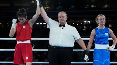 Paris 2024 Olympics - Boxing - Women's 57kg - Final - Roland-Garros Stadium, Paris, France - August 10, 2024. Yu Ting Lin of Taiwan celebrates after defeating Julia Szeremeta of Poland. John Locher/Pool via REUTERS (via REUTERS)
