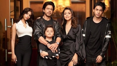Suhana Khan, Shah Rukh Khan, AbRam, Gauri Khan and Aryan Khan. Suhana Khan, Shah Rukh Khan, AbRam, Gauri Khan and Aryan Khan.