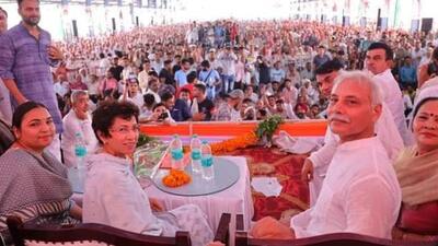 Sirsa Member of Parliament (MP) Kumari Selja addressing a rally in Hisar’s Narnaund on Sunday. (HT Photo)