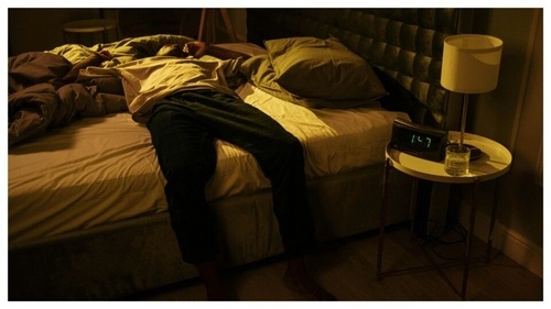 Sunday scaries involve lying in bed as you process the new week's responsibilities. (Pexels)