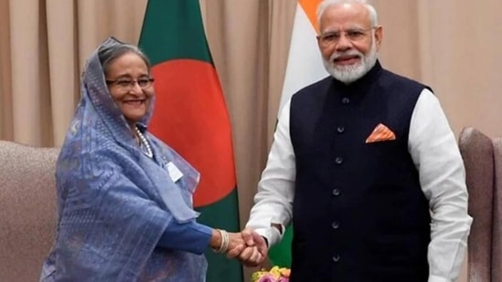 Bangladesh Prime Minister Sheikh Hasina (left) and Indian Prime Minister Narendra Modi (right) (File Photo)