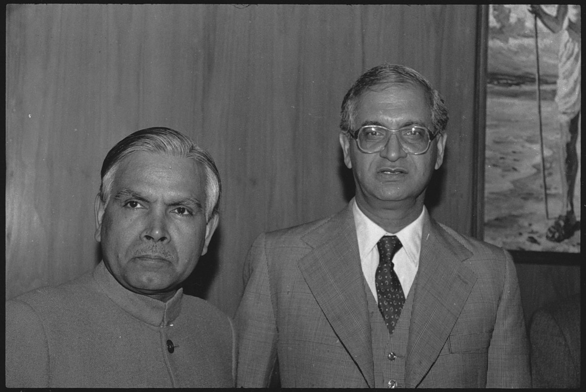 Pakistan Foreign Secretary Abdul Sattar With Natwar Singh Minister of State Foreign Affairs (31 January 1987)
