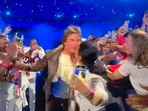 Tom Cruise kissed during the Paris Olympics closing ceremony.(X/@Rasheeda_S) Tom Cruise kissed during the Paris Olympics closing ceremony.(X/@Rasheeda_S)