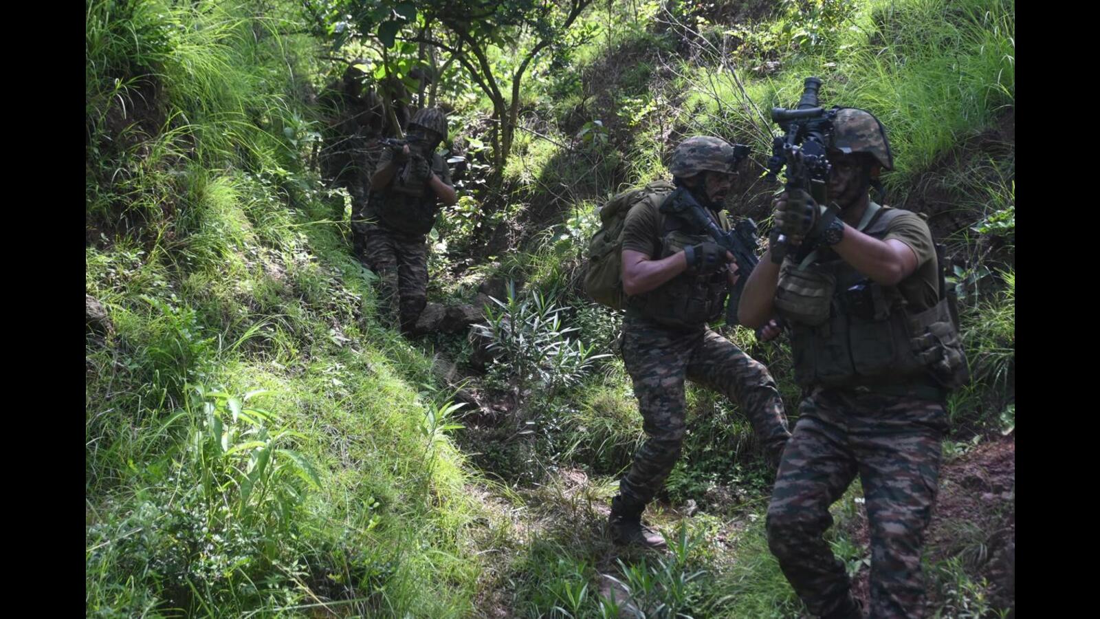 Security beefed up along LoC and IB ahead of I-Day