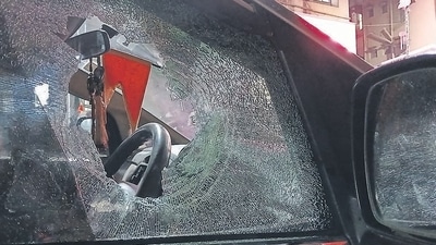 On Saturday, MNS workers had thrown coconuts, bangles, cow dung and tomatoes at Shiv Sena (UBT) chief Uddhav’s convoy when he was on his way to address a rally at Thane. ( Praful Gangurde /HT Photo ) On Saturday, MNS workers had thrown coconuts, bangles, cow dung and tomatoes at Shiv Sena (UBT) chief Uddhav’s convoy when he was on his way to address a rally at Thane. ( Praful Gangurde /HT Photo )