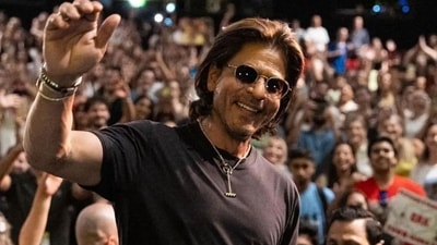 SRK also opened up about the origin of his signature pose during the conversation with Giona A Nazzaro. SRK also opened up about the origin of his signature pose during the conversation with Giona A Nazzaro.