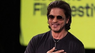 SRK spoke about his favourite actor, Jackie Chan and said that when his son Aryan was born, he felt that he looked like the 'Drunken Master' star. SRK spoke about his favourite actor, Jackie Chan and said that when his son Aryan was born, he felt that he looked like the 'Drunken Master' star.