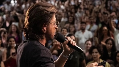 Like always, King Khan left the audience in awe with his everlasting charm. Several visuals from the festival surfaced online in which SRK was seen making the crowd go crazy with his presence. Like always, King Khan left the audience in awe with his everlasting charm. Several visuals from the festival surfaced online in which SRK was seen making the crowd go crazy with his presence.