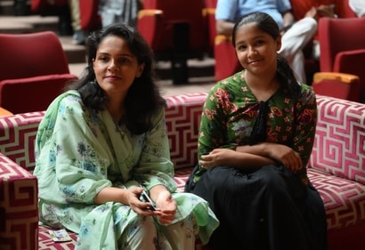 Roshan Jacob and Anushka at the play (Deepak Gupta/HT) Roshan Jacob and Anushka at the play (Deepak Gupta/HT)