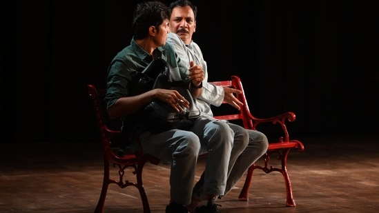 Sumeet Vyas and Shubrajyoti Barat during the play (Deepak Gupta/HT)