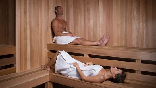 https://www.mobilemasala.com/health-wellness/Vinesh-Phogat-Aman-Sehrawat-set-sauna-baths-trending-for-instant-weight-loss-Does-it-really-shed-kilos-fast-i289760