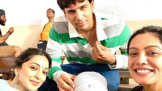 Sidharth played Captain Vikram Batra, a real life Indian soldier who was martyred in the Kargil War. Kiara played his girlfriend Dimple Cheema.